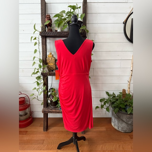 Alfani Scarlet Sleeveless Midi V Neck Dress - Picture 10 of 17
